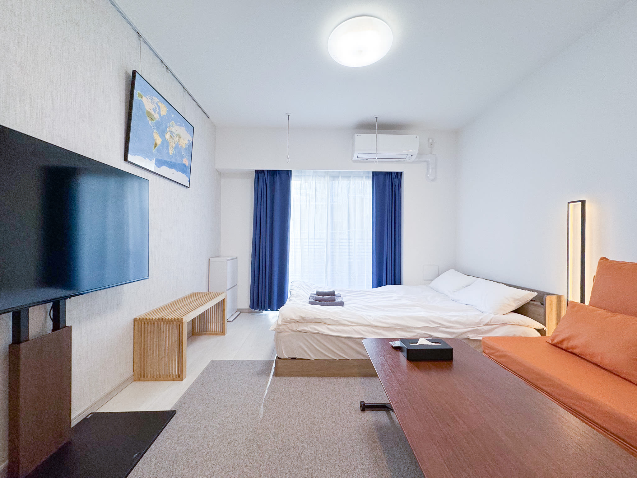 Triphome Higashi Shinjuku 旅屋東新宿|藍白清新系裝潢風 / 步行可到東京最大韓國城與新宿商圈 - 湛藍四人房