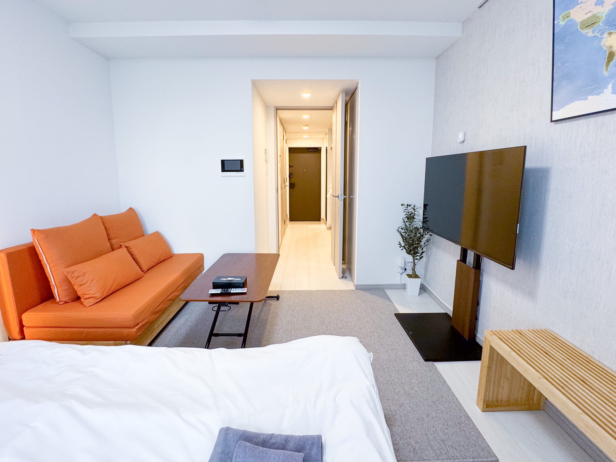 Triphome Higashi Shinjuku 旅屋東新宿|藍白清新系裝潢風 / 步行可到東京最大韓國城與新宿商圈 - 湛藍四人房