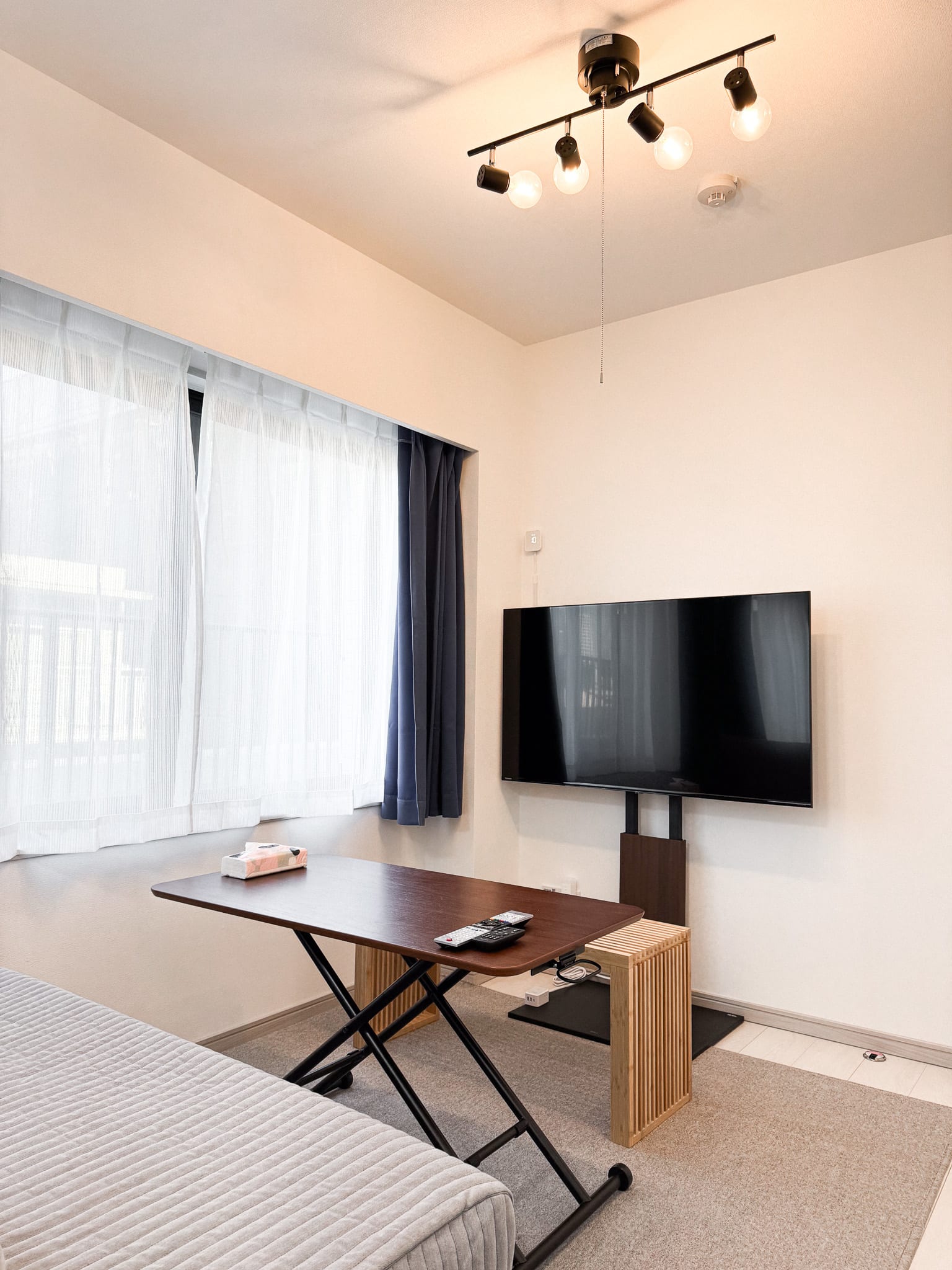 Triphome Higashi Shinjuku 旅屋東新宿|藍白清新系裝潢風 / 步行可到東京最大韓國城與新宿商圈 - 綠意四人房