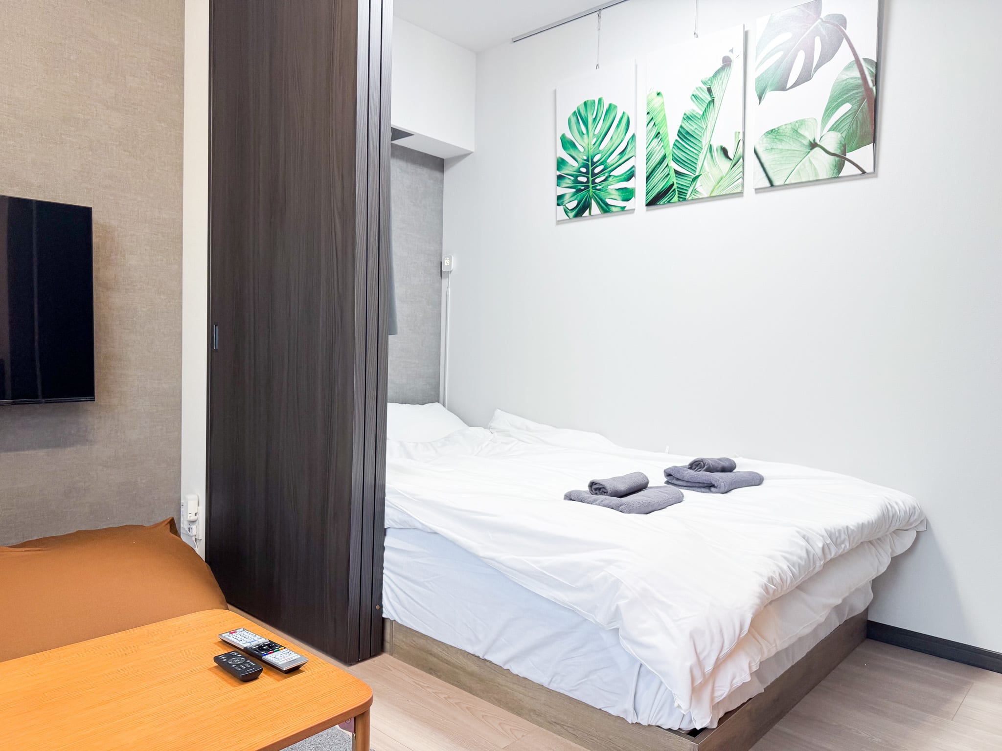 Triphome Higashi Shinjuku 旅屋東新宿|藍白清新系裝潢風 / 步行可到東京最大韓國城與新宿商圈 - 綠意四人房