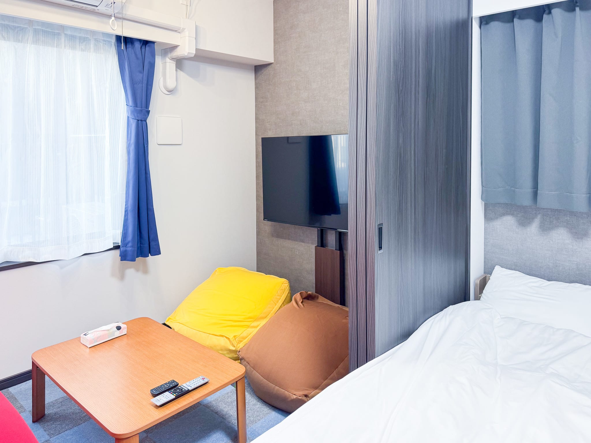 Triphome Higashi Shinjuku 旅屋東新宿|藍白清新系裝潢風 / 步行可到東京最大韓國城與新宿商圈 - 綠意四人房